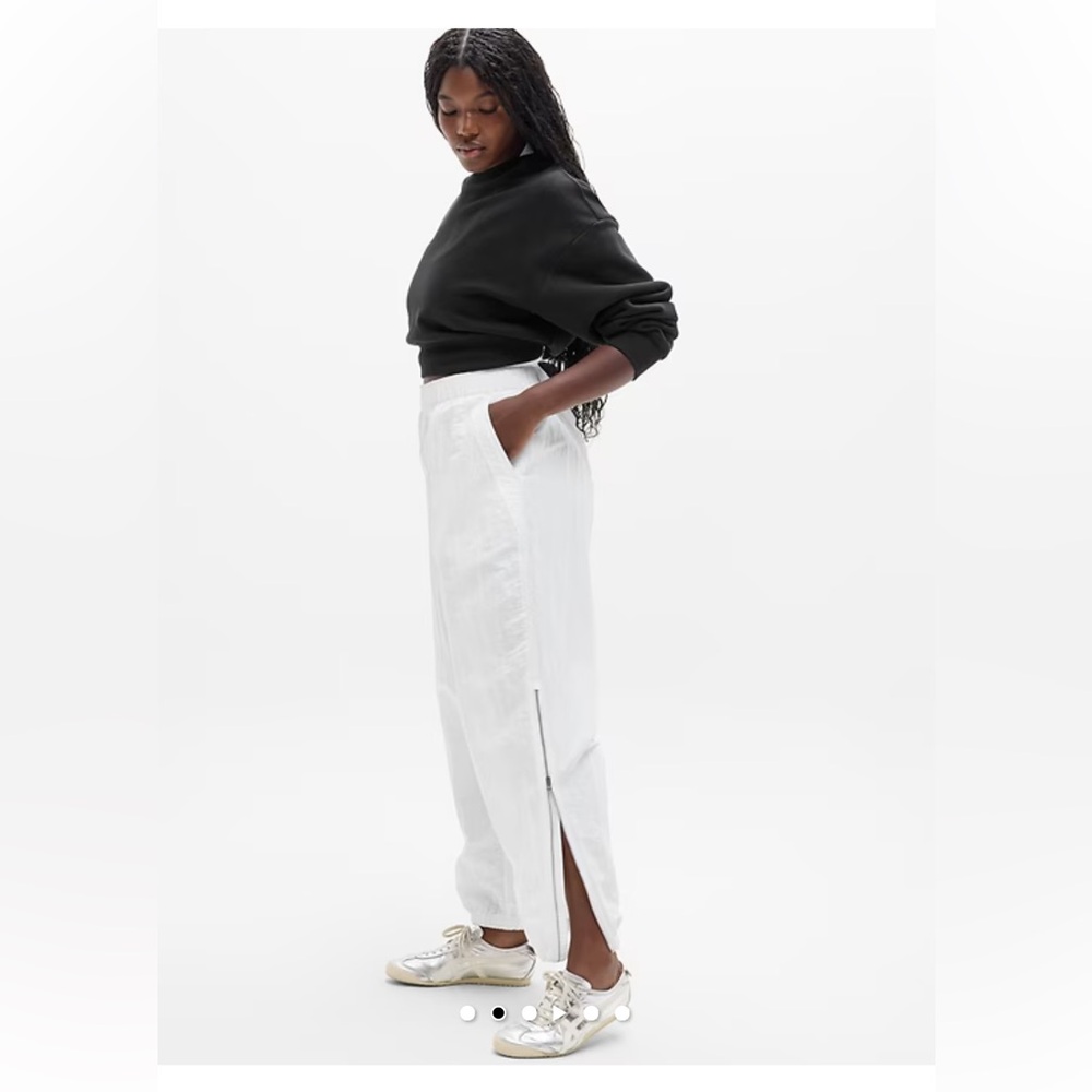 Athleta Pursuit Mid Rise Zip Jogger Bright White Size Small NWOT